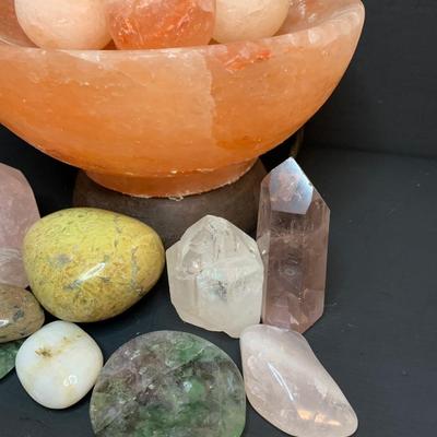 LOT 44R: Himalayan Bowl Shaped Salt Lamp & Other Natural/Polished Stones