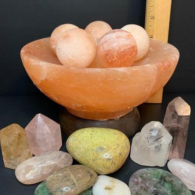 LOT 44R: Himalayan Bowl Shaped Salt Lamp & Other Natural/Polished Stones