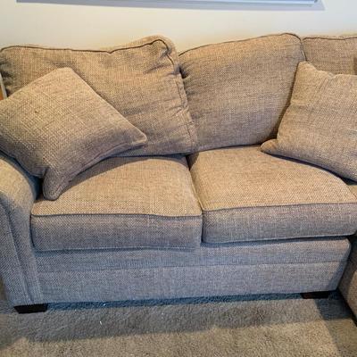 LOT 55R: Thomasville Sectional Sofa