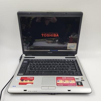 EARLY 2000S WORKIJLNG TOSHIBA LAPTOP W/ DVDR AND MORE