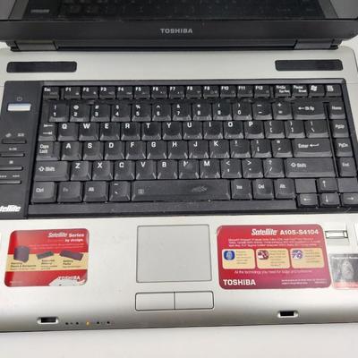 EARLY 2000S WORKIJLNG TOSHIBA LAPTOP W/ DVDR AND MORE