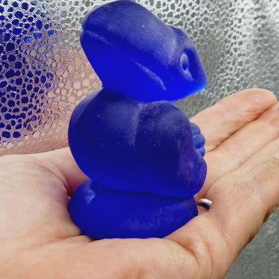 VINTAGE COLBALT BLUE COLLECTABLE GLASS JAYHAWK FIGURINE