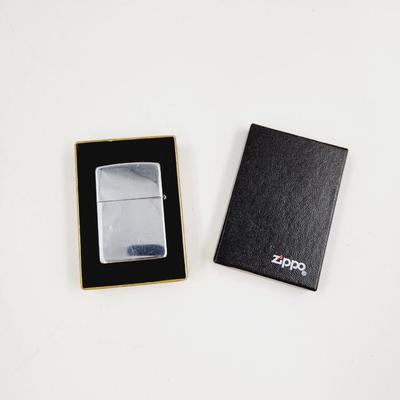 PLAIN SILVER TONED ZIPPO LIGHTER WITH CASE