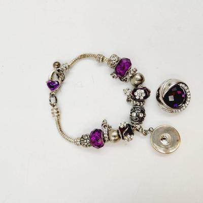 BEAUTIFUL SILVER TONE & PURPLE SNAP BRACELET W/ BEADS