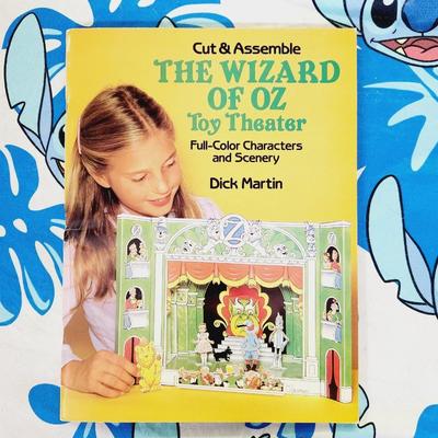 NEW WIZARD OF OZ CUT & ASSEMBLE TOY THEATER