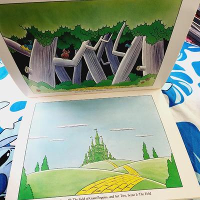 NEW WIZARD OF OZ CUT & ASSEMBLE TOY THEATER