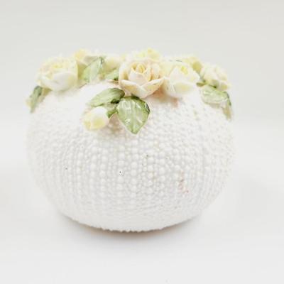 JOLIE FLEURS - SEYMOUR MANNS DETAILED BONE CHINA VASE