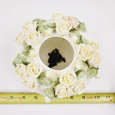 JOLIE FLEURS - SEYMOUR MANNS DETAILED BONE CHINA VASE