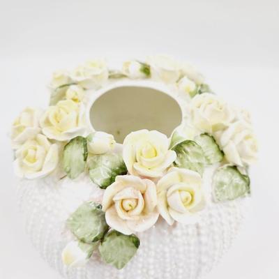 JOLIE FLEURS - SEYMOUR MANNS DETAILED BONE CHINA VASE