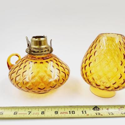 VINTAGE YELLOW DIAMOND CUT OIL LAMP