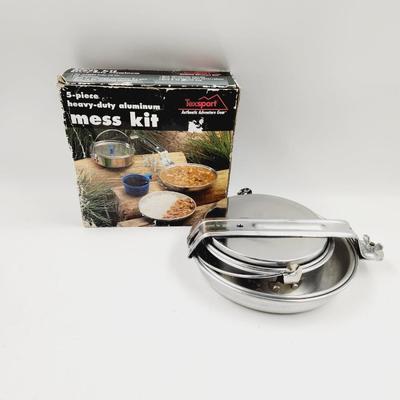 NEW IN ROUGH BOX 5 PC MESS KIT