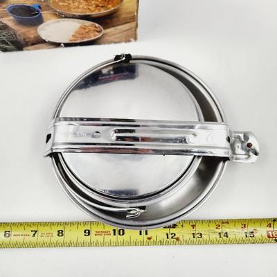 NEW IN ROUGH BOX 5 PC MESS KIT