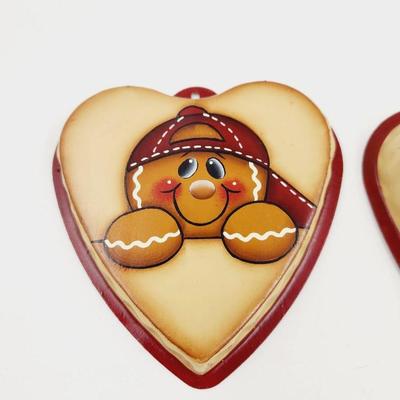 GINGERBREAD GIRL & BOY PAINTED HEART BAKING PANS