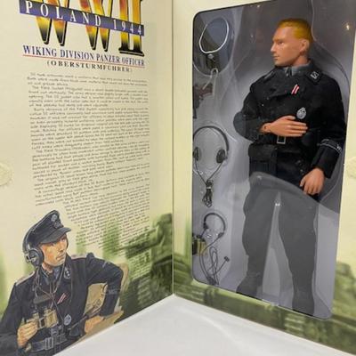 Fritz - WWII Poland 1944 Wiking Division Panzer Officer DRAGON 12" Figurine