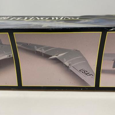 AMT Northrop YB-49 Flying Wing Model