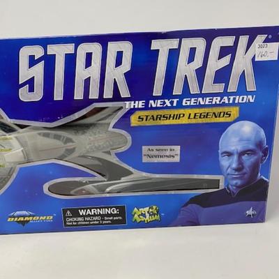 Star Trek The Next Generation Starship Legends U.S.S. Enterprise N1701-E Electronic Starship