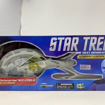 Star Trek The Next Generation Starship Legends U.S.S. Enterprise N1701-E Electronic Starship