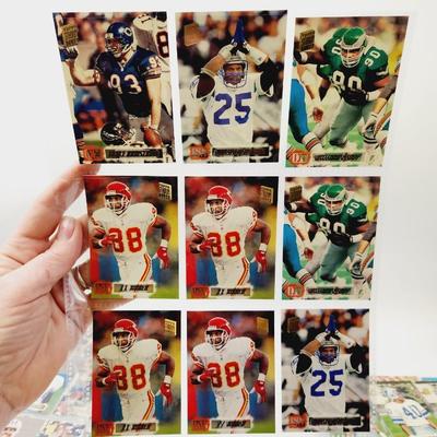 153 COLLECTABLE FOOTBALL CARDS IN PROTECTIVE SLEEVES