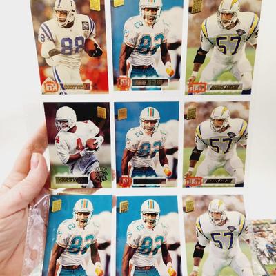 153 COLLECTABLE FOOTBALL CARDS IN PROTECTIVE SLEEVES