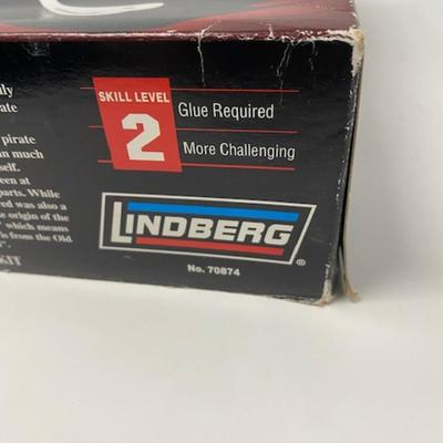 Jolly Roger Pirate Ship Lindberg Model