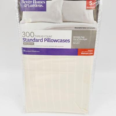 NEW BETTER HOMES & GARDEN 300 THREAD COUNT STAND PILLOWCASE SET OF 2