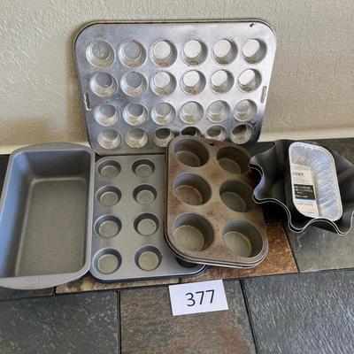 Lot of tin bake ware