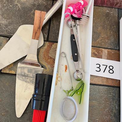 Cutting board & Utensils
