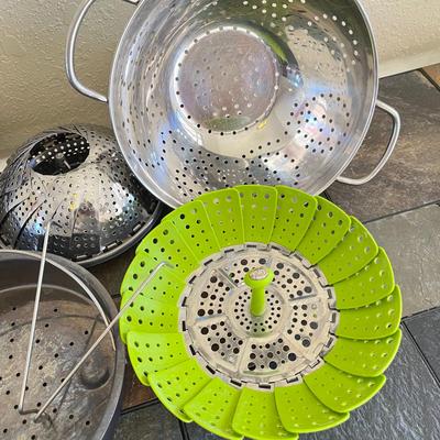 Lot of bakeware