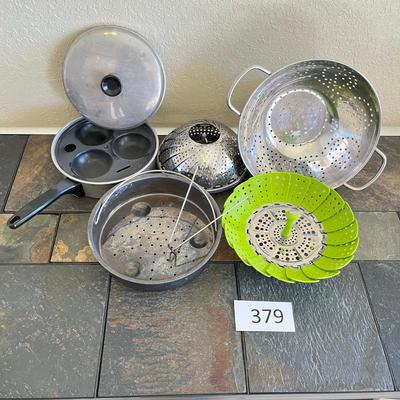 Lot of bakeware