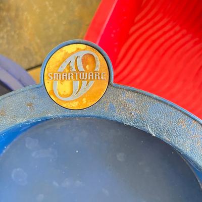 Lot of plastic kitchenware