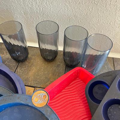 Lot of plastic kitchenware