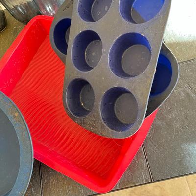 Lot of plastic kitchenware