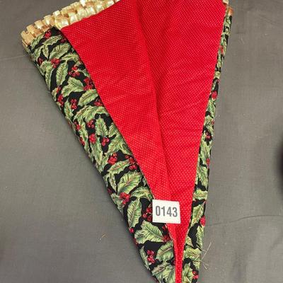 Reversible Christmas tree skirt