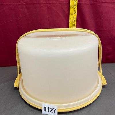 Tupperware cake container