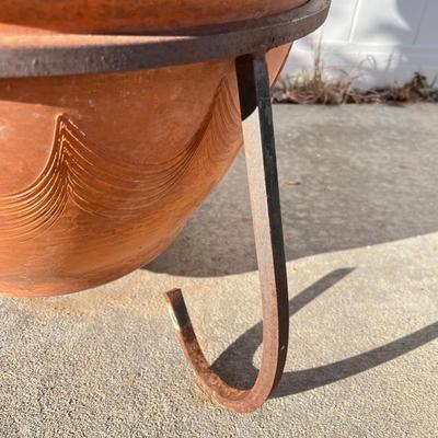 Terra Cotta pot w/ Stand