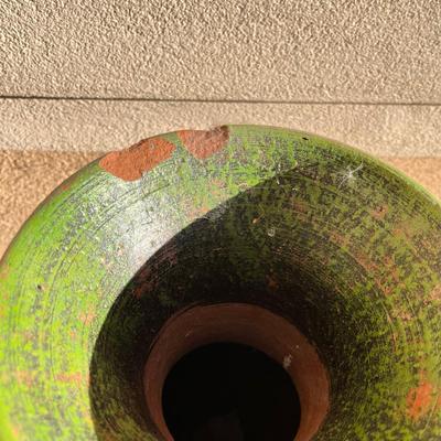 Mexican pottery Vase w/ patio table