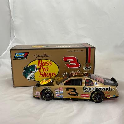 -8- NASCAR | 1:18 Scale Die Cast | 1998 Goodwrench and Bass Pro Shop | Dale Earnhardt Sr.