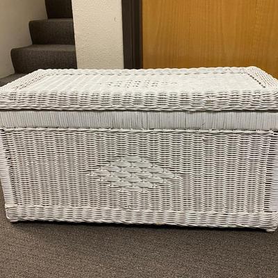 Vintage White Painted Wicker Storage Chest Coffee Table | EstateSales.org