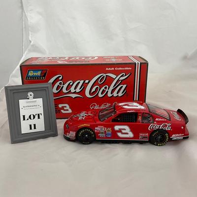 -11- NASCAR | 1:18 Scale Die Cast | Coca-Cola Chevrolet | Dale Earnhardt Sr.