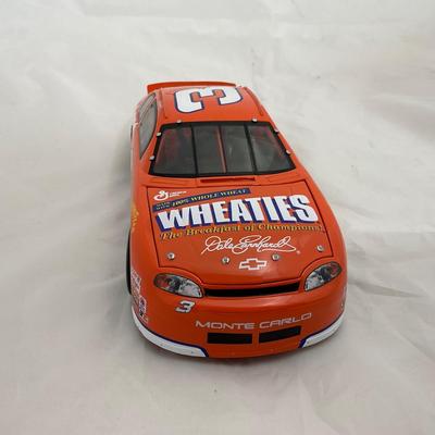 -13- NASCAR | 1:18 Scale Die Cast | 1997 Goodwrench and Wheaties | Chevrolet | Dale Earnhardt Sr.