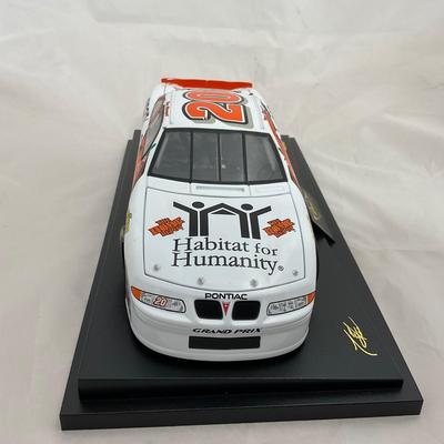 -15- NASCAR | 1:18 Scale Die Cast | 1999 Home Depot and Habitat for Humanity | Tony Stewart