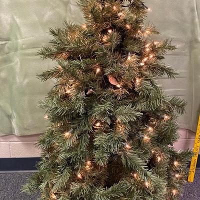 4â€™ Lit Christmas Tree