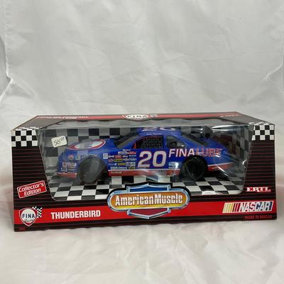 -35- NASCAR | 1:18 Scale Die Cast | Fina Thunderbird NASCAR Bank