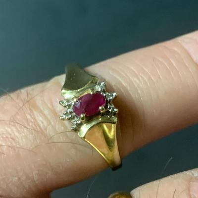 10KT GOLD RING