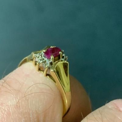10KT GOLD RING