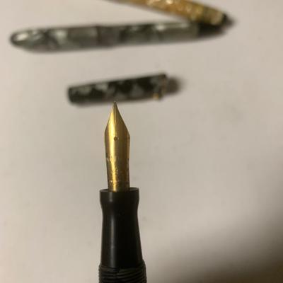 FOUNTAIN PEN LOT