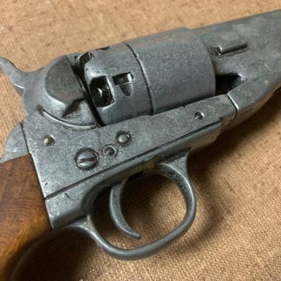 GUN LOT