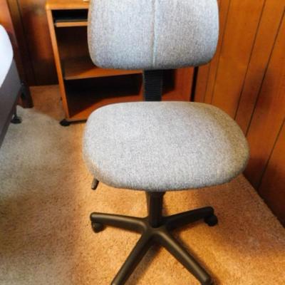 Cushioned Seat and Back Swivel Office Chair