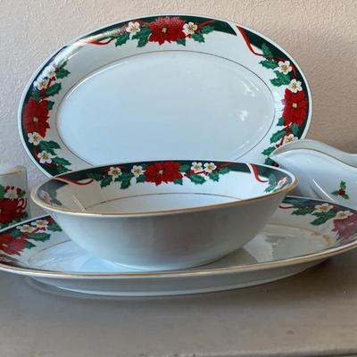 6 piece Christmas service set