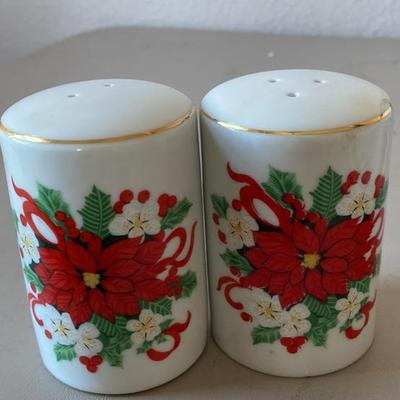 6 piece Christmas service set